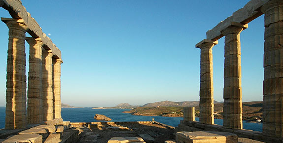 Ruines de Poséidon au Cap Sounion à Athènes en Grèce